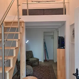 Ruhige Art-garconniere Mit Balkon , Wien Österreich