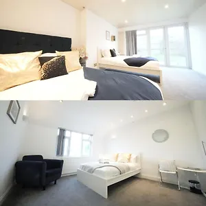 Airport Comfy Habitación en casa particular Harmondsworth